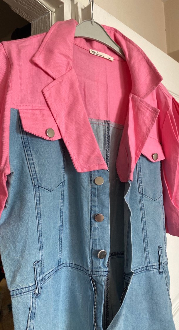 Pembe Kısa Kollu Denim Tulum - Görsel 3