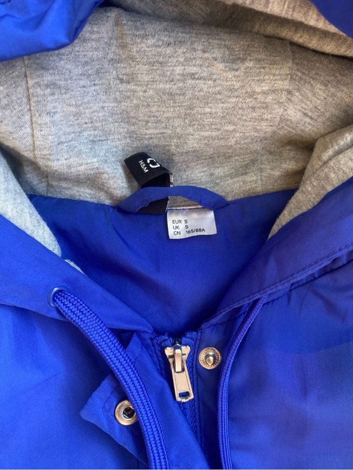 Mavi Kapüşonlu Erkek Yağmurluk - Görsel 2