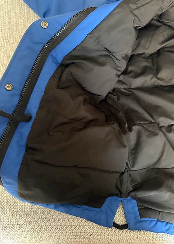 Düğmeli fermuarlı Mavi Kapüşonlu Kadın mont - Görsel 4