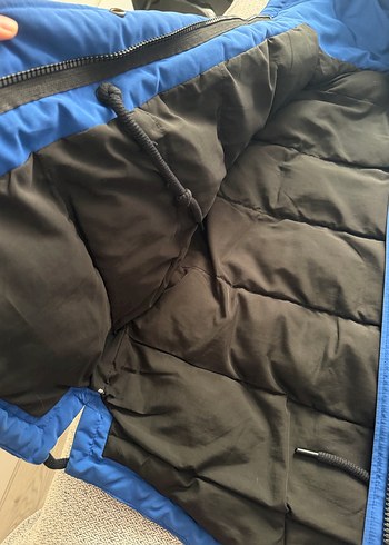 Düğmeli fermuarlı Mavi Kapüşonlu Kadın mont - Görsel 5