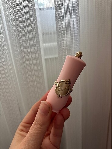 Diğer Dudak phına göre renk değiştiren balm