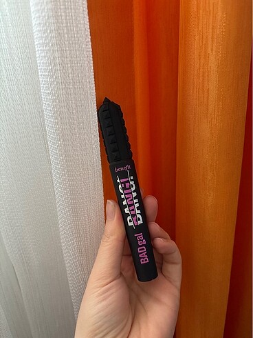 Benefit Badgal Bang!