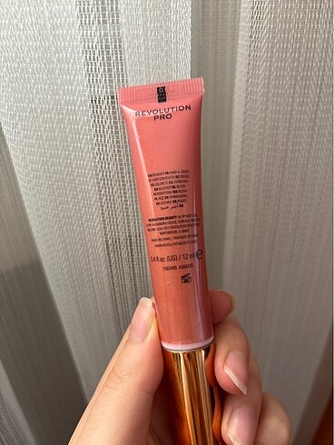 Revolution Revolution Pro Hydra Bright Cream Blush Peach rengi