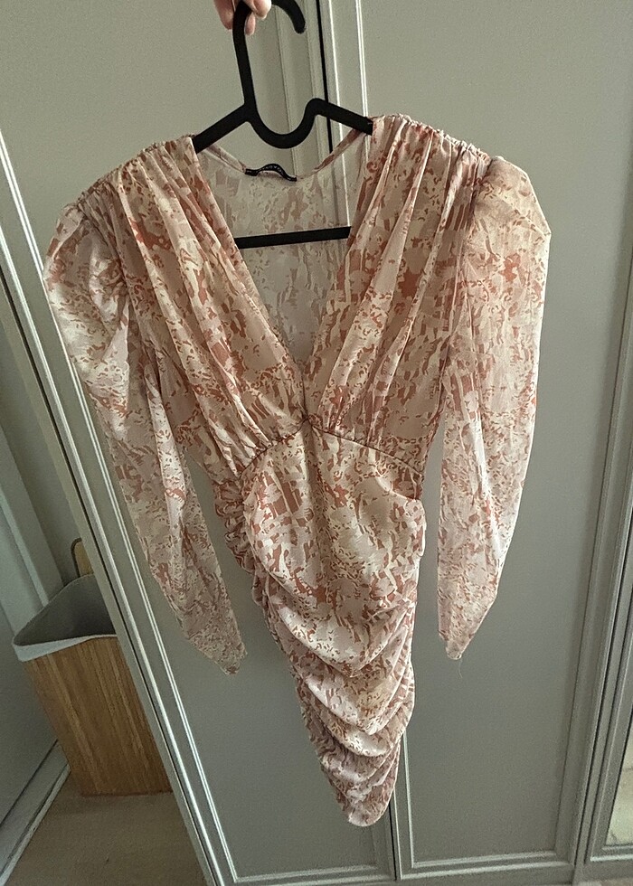 Arkası transparan dekolte elbise - Görsel 2