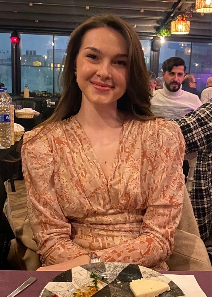 Arkası transparan dekolte elbise - Görsel 4