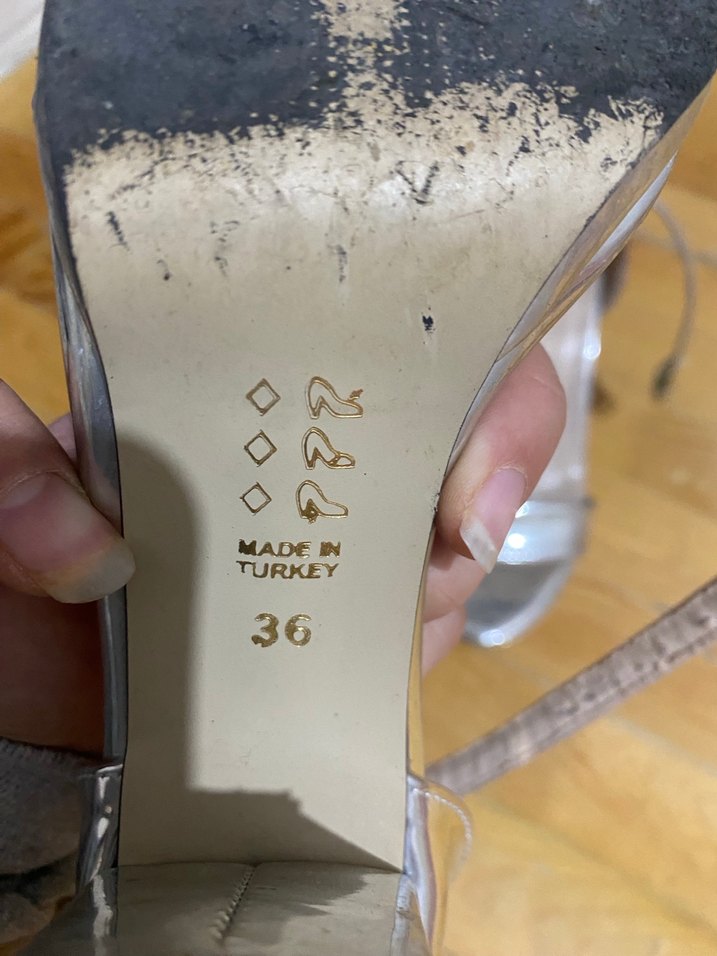 Gri Metal Tokalı İnce Topuklu Kadın Ayakkabı - Görsel 2