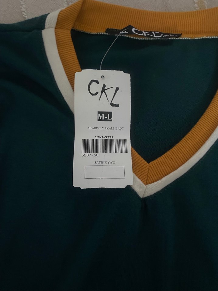 Uzun Kollu V Yakalı Yeşil Kadın Sweatshirt - Görsel 2