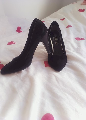 Nine West Siyah Süet Stiletto Topuklu Kadın Ayakkabı