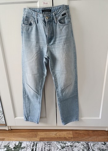 Mavi Pastel Renk Rahat Kesim Kadın Kot Pantolon