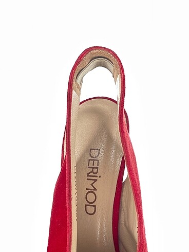 36 Beden kırmızı Renk Derimod Stiletto %70 İndirimli.