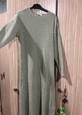 Gri Boğazlı Uzun Triko Elbise - Görsel 2