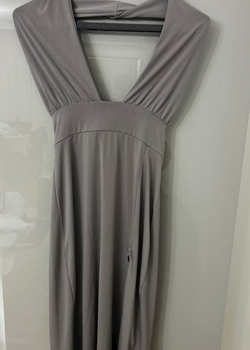 V Yaka Gri Uzun Drapeli Elbise - Görsel 2