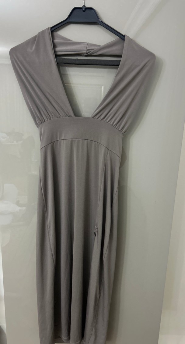 V Yaka Gri Uzun Drapeli Elbise - Görsel 2