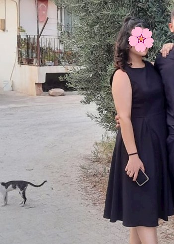 Siyah kolsuz düz elbise