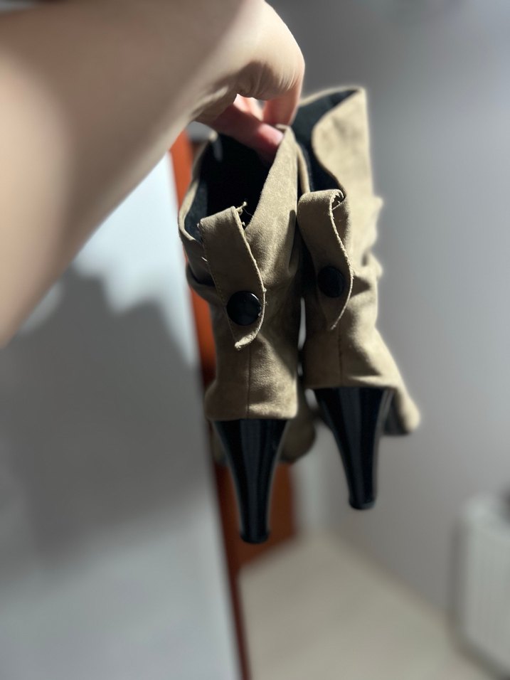 Bej Süet Stiletto Topuklu Kadın Bot - Görsel 3