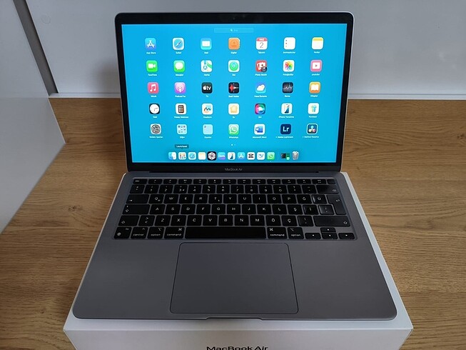 MacBook Air M1 8/256