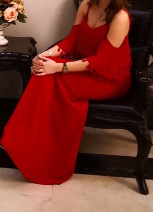 Kırmızı uzun elbise