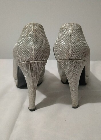 Gri simli Topuklu ayakkabi - Görsel 3