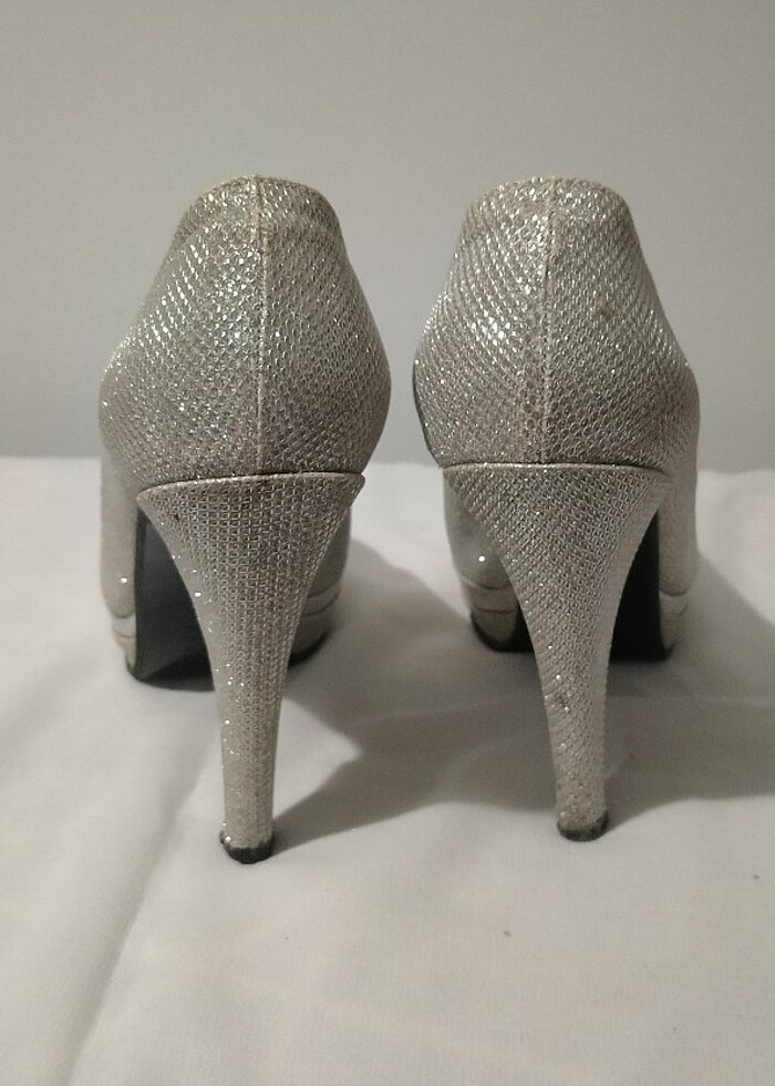 Gri simli Topuklu ayakkabi - Görsel 3