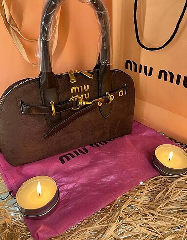MıuMıu el ve omuz çantası