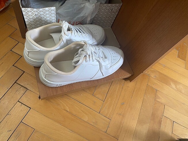 Beyaz sneaker
