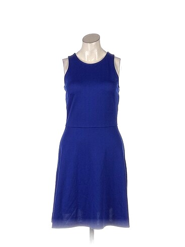 H&M Kısa Elbise %70 İndirimli.