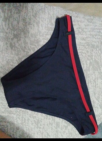 Kadın bikini altı