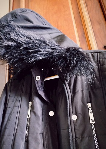 Kadın Siyah Midi Kaban, Fermuarlı ve Cepli - Görsel 3