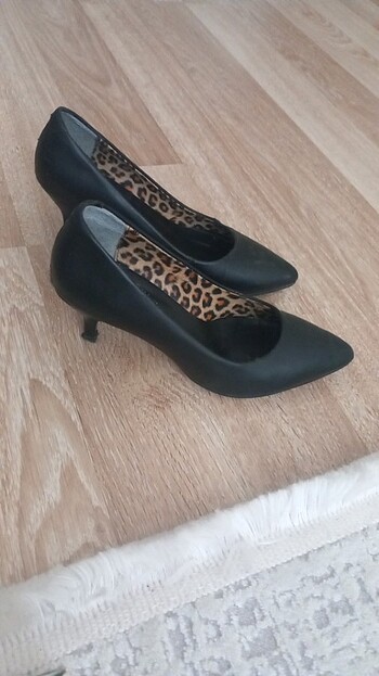 Siyah stiletto