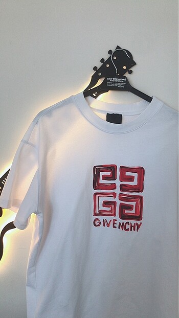 Givenchy Orjinal L beden Erkek T-Shirt