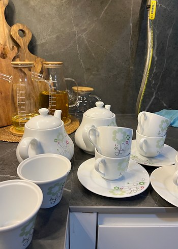 Beden Beyaz Pastel Çiçek Desenli Çay Seti