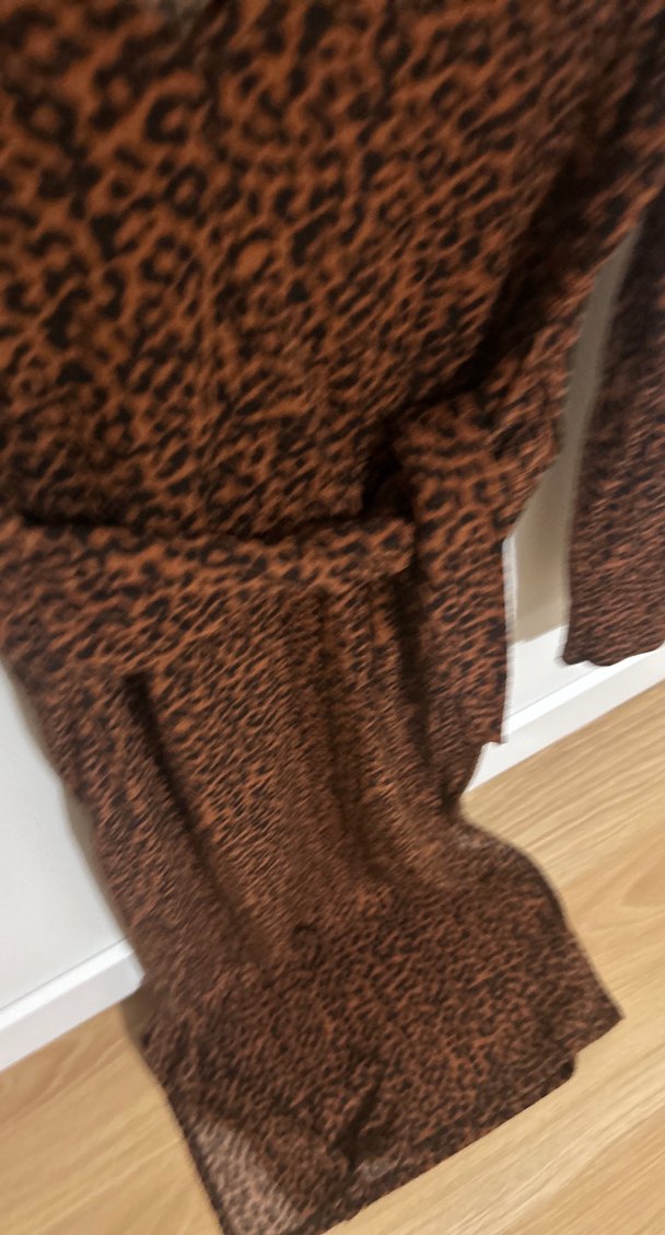 Kahverengi V Yaka Kemerli Midi Elbise - Görsel 4