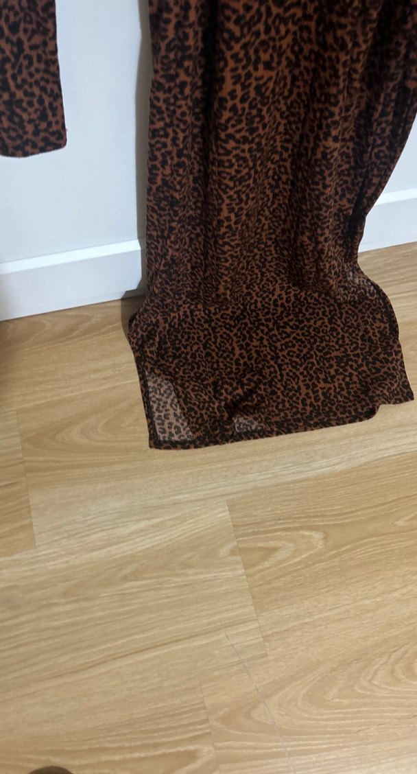 Kahverengi V Yaka Kemerli Midi Elbise - Görsel 5