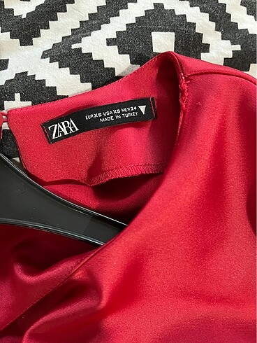 xs Beden Zara saten elbise