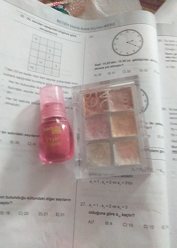Beden Renk Pastel Pembe Far Paleti ve Likit Ruj