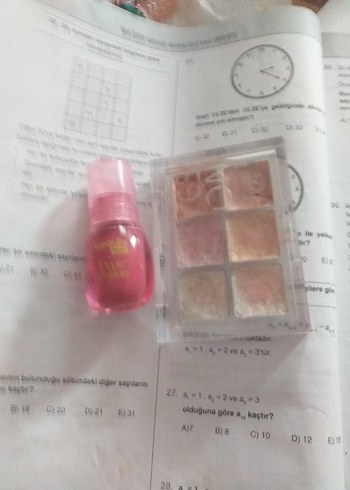 Kiko Pastel Pembe Far Paleti ve Likit Ruj