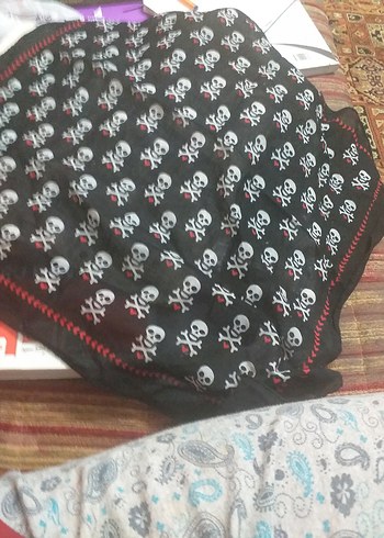 Karaca kadın bandana kurukafa desenli