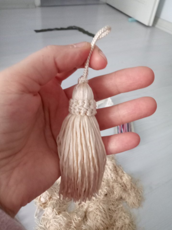 Bej Püsküllü - Görsel 2