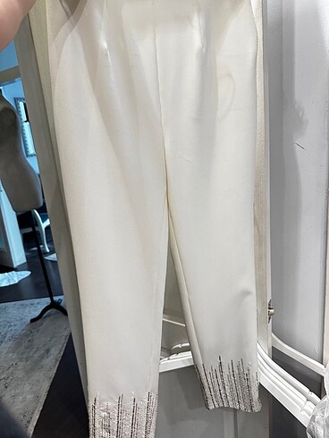 Beyaz krep pantolon