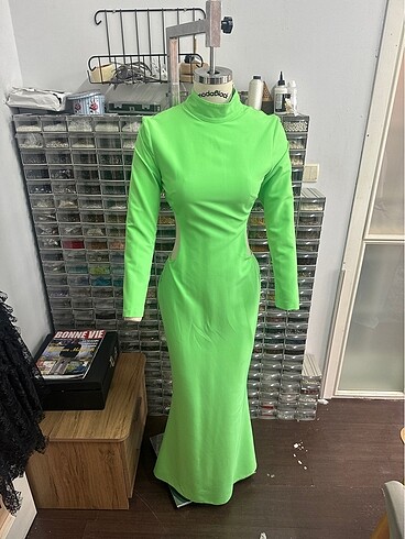 Uzun yeşil elbise