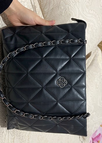 Zincir Detaylı Siyah Deri Kadın Çanta - Görsel 2