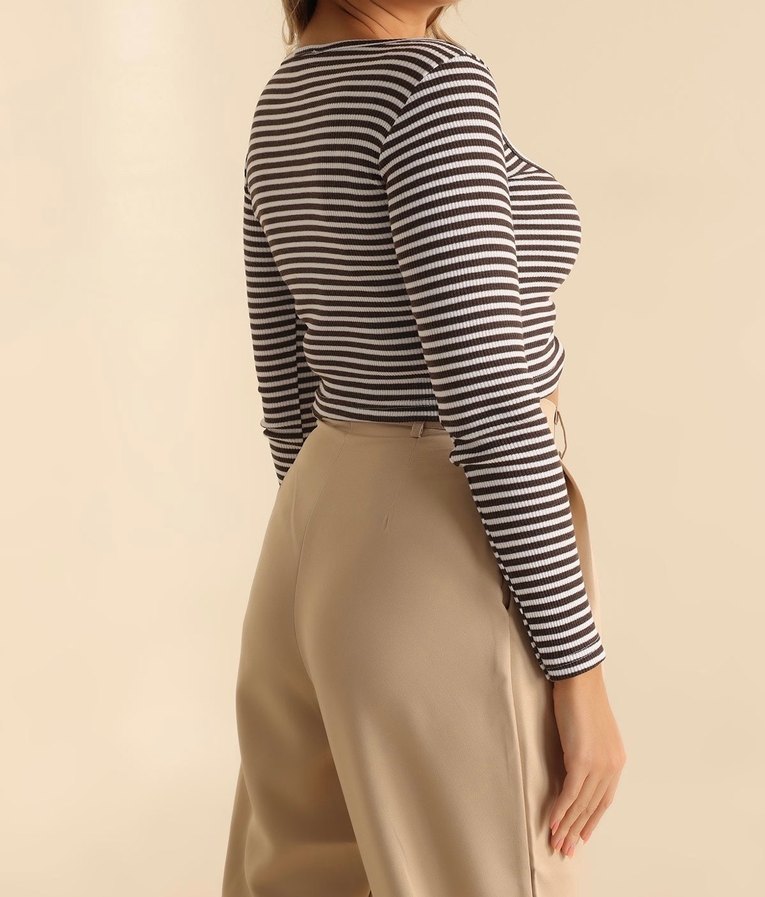 Kahverengi Çizgili Bluz - Görsel 3