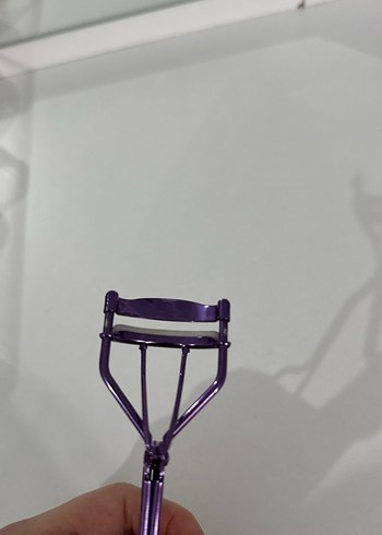 Koyu Mor Kirpik Kıvırıcı - Görsel 3