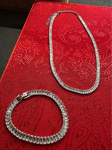 swarovski taşlı kolye
