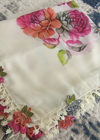 Beden oyalı başörtü yazma