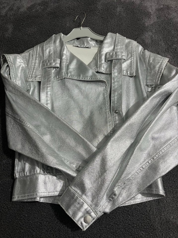 Gri Metalik Düğmeli Kadın Deri Ceket - Görsel 2
