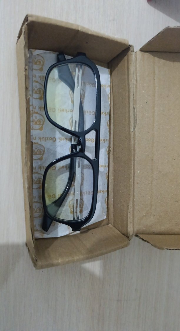 Şeffaf Siyah Kadın Gözlüğü - Görsel 3