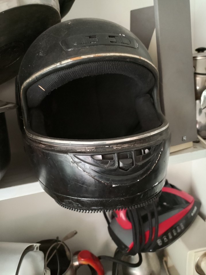 Kilitli Siyah Deri Motosiklet Kaskı - Görsel 2