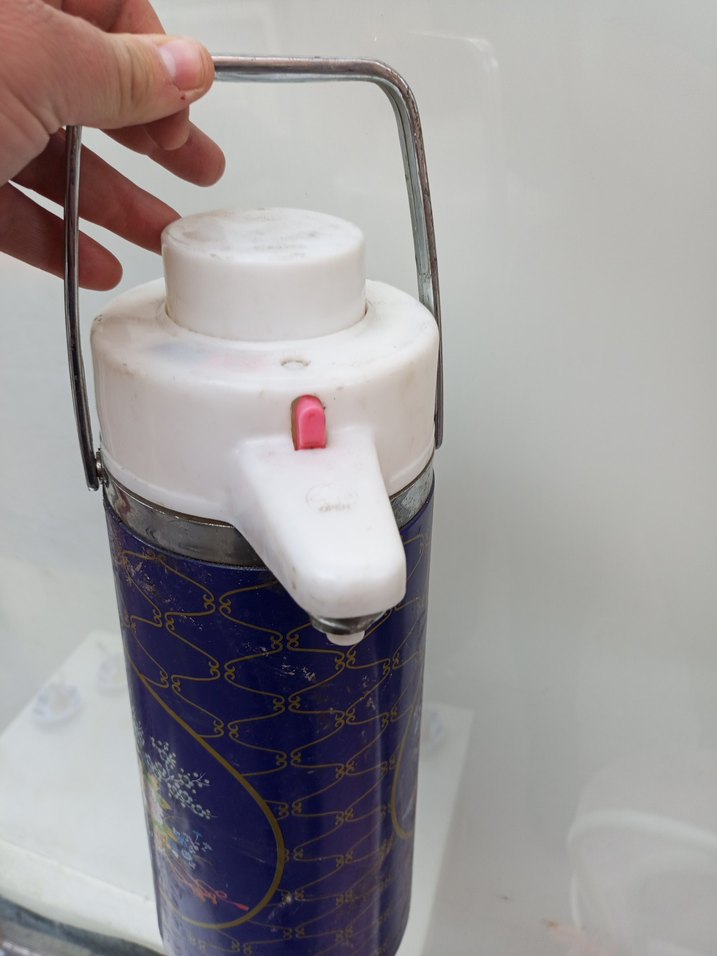 Mavi Renkli Çiçekli Çocuk Termosu - Görsel 4