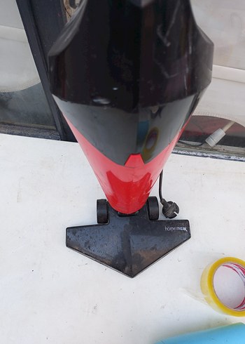 Kırmızı ve Siyah Dikey Elektrikli Süpürge - Görsel 2